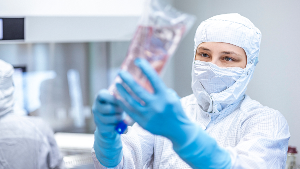 Pharmazeutische Herstellung von Zytostatika im Reinraumlabor