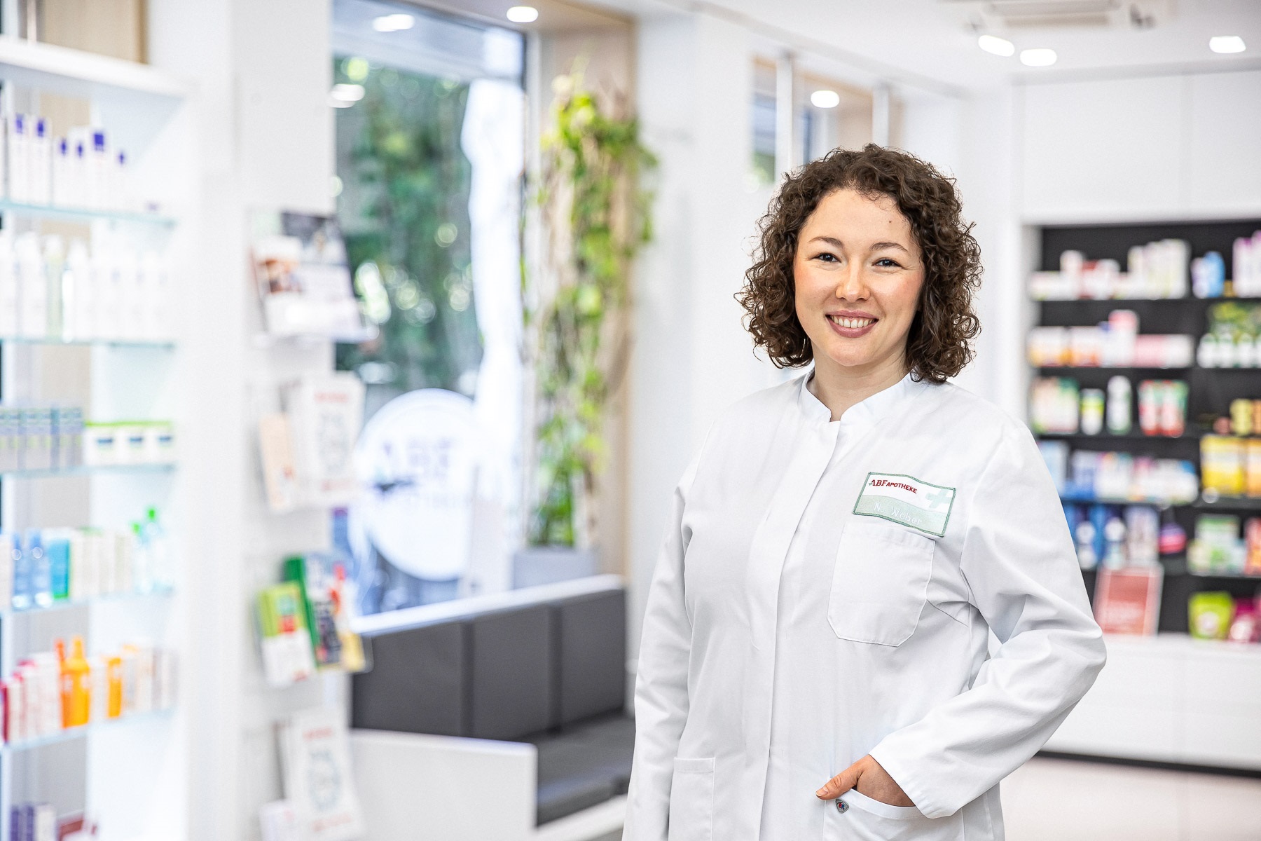 Filialleiterin der ABF-Apotheke Königswarterstrasse Nora Weber