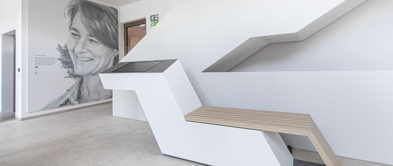 Eingangsbereich der GS28 Eingangsbereich der GS28 mit Navigationsterminal