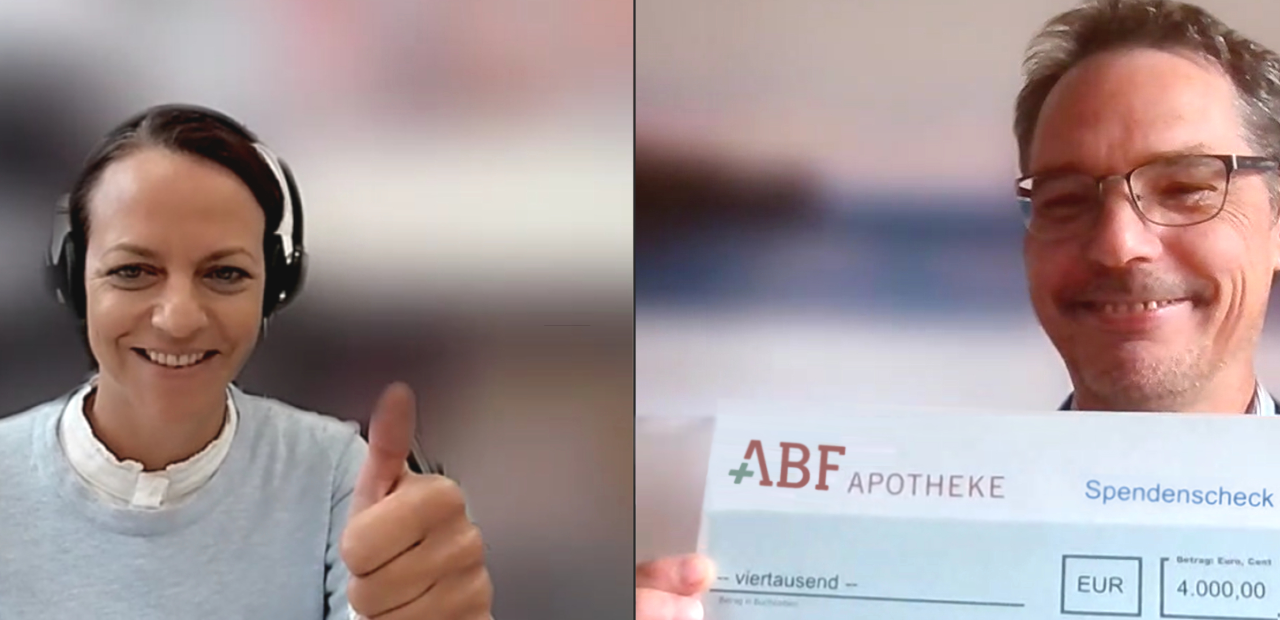 Scheckübergabe ans Kinderhospiz